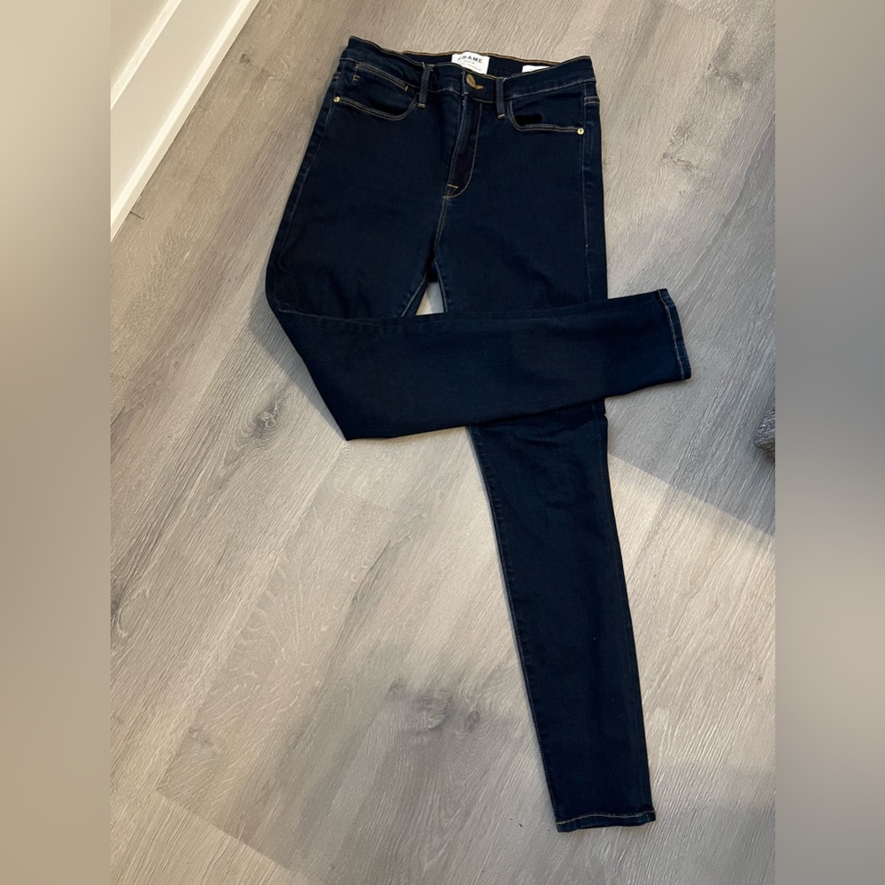 Frame le high skinny. Size 27. Dark wash.